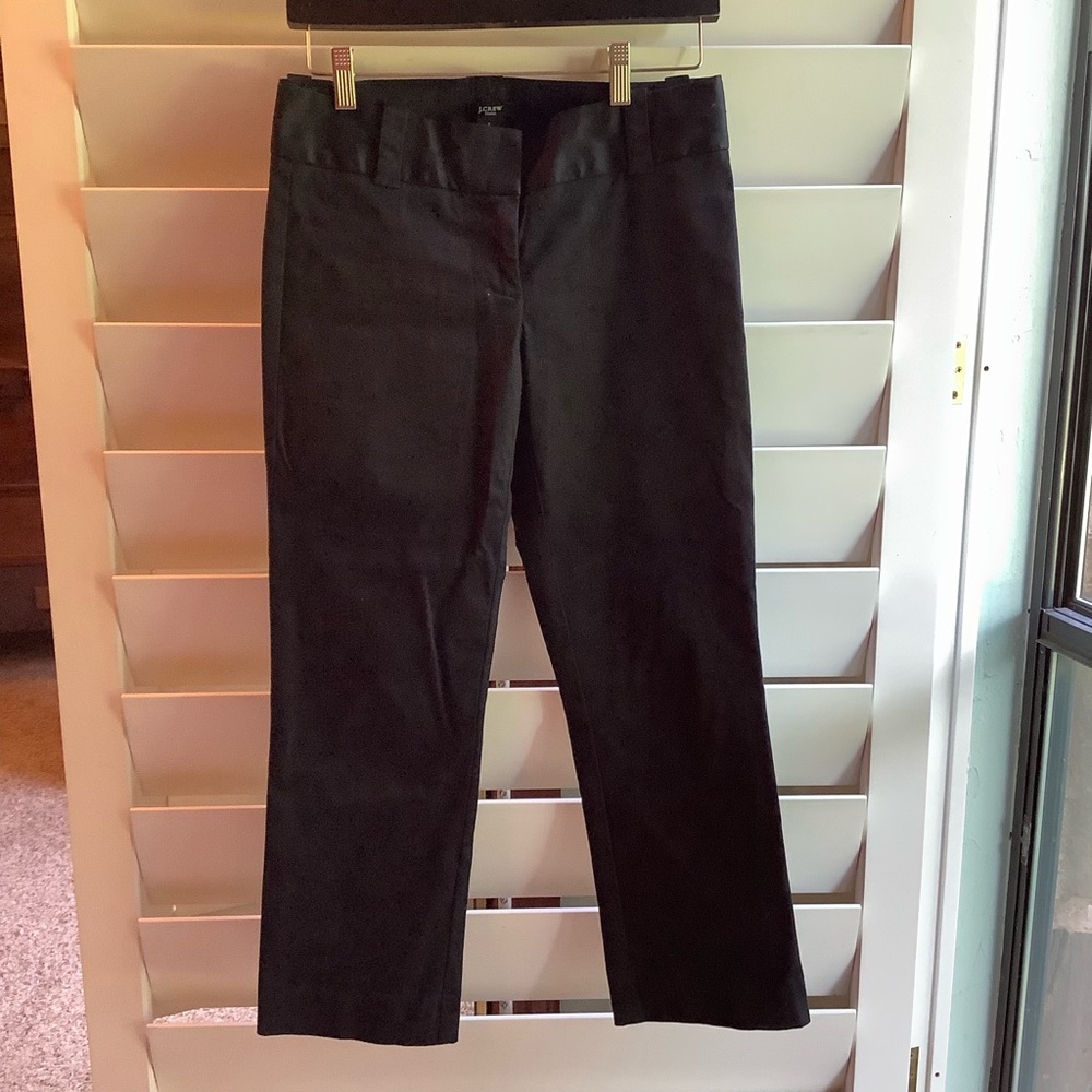 Classic City fit black capris